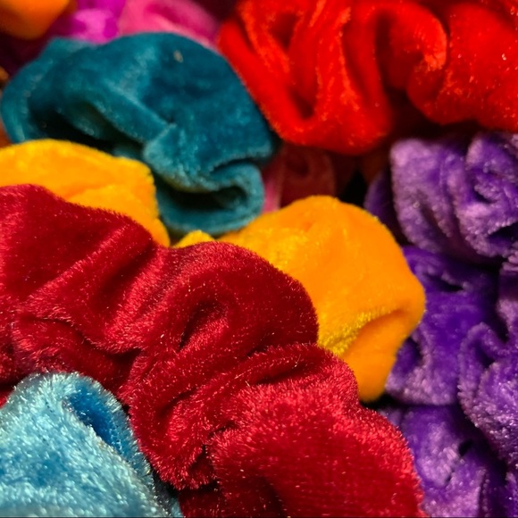 Velour Scrunchies (set of 5) - Picture 5 of 5